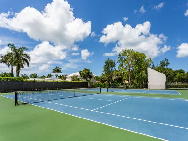 Naples 3 Bedroom Vacation Home with Private Pool