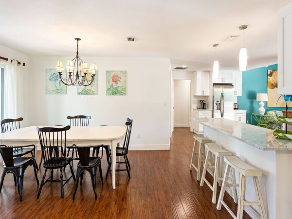 Naples 3 Bedroom Vacation Home with Private Pool
