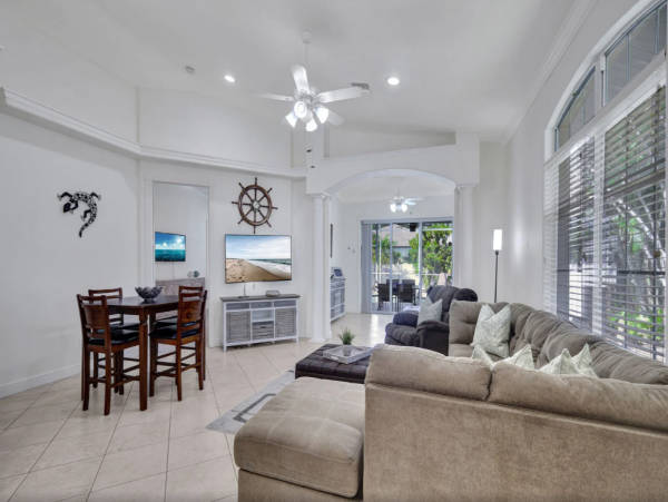 Lovely Naples 3 Bedroom Vacation Home