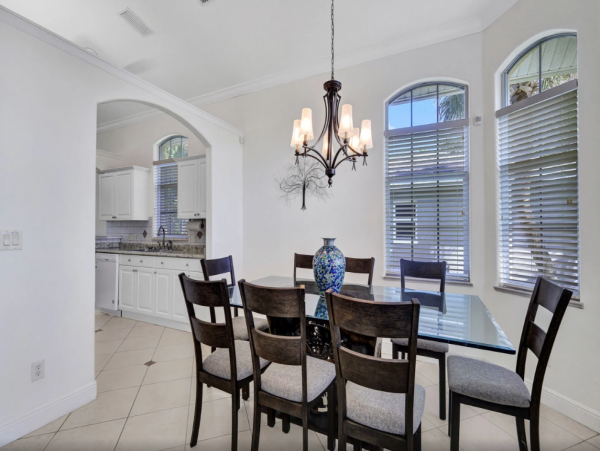 Lovely Naples 3 Bedroom Vacation Home
