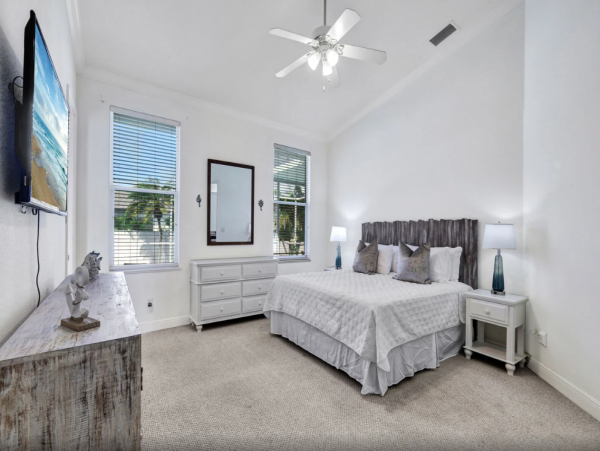 Lovely Naples 3 Bedroom Vacation Home