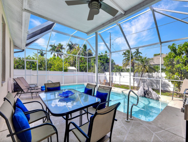 Lovely Naples 3 Bedroom Vacation Home