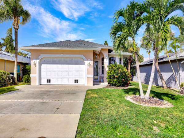 Lovely Naples 3 Bedroom Vacation Home
