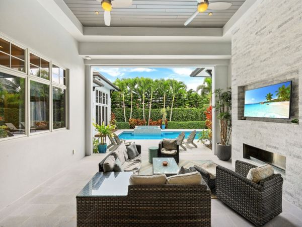 Naples 5 Bedroom Vacation Home Sleeps 10 Guests