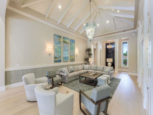 Naples 5 Bedroom Vacation Home Sleeps 10 Guests