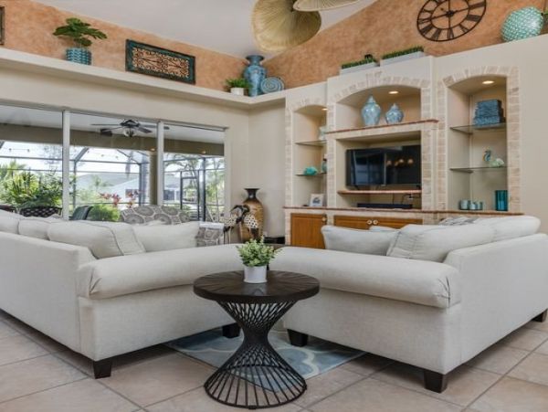 Cape Coral Beautiful Home with 4 Bedrooms