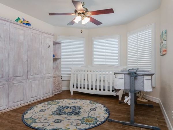 Cape Coral Beautiful Home with 4 Bedrooms