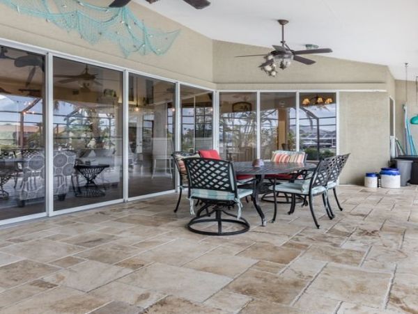 Cape Coral Beautiful Home with 4 Bedrooms