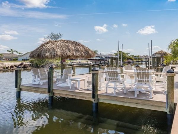 Cape Coral Beautiful Home with 4 Bedrooms