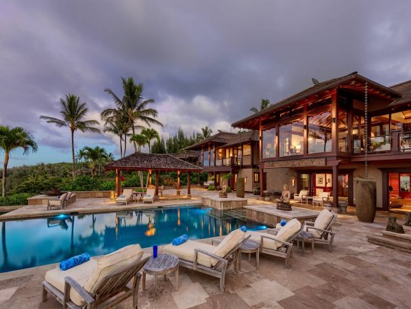 Luxury Oceanfront Vacation Rental with Amazing Views & Amenities