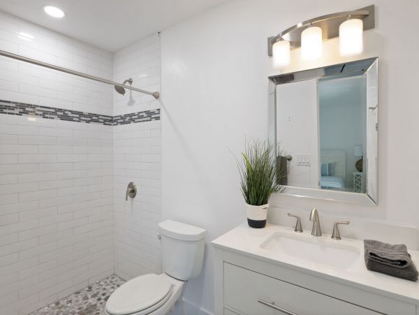 Walk to Beach Sanibel Vacation Home Sleeps Ten Guests