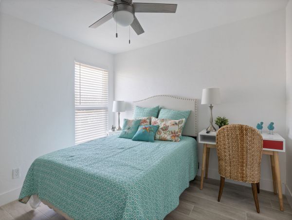 Walk to Beach Sanibel Vacation Home Sleeps Ten Guests