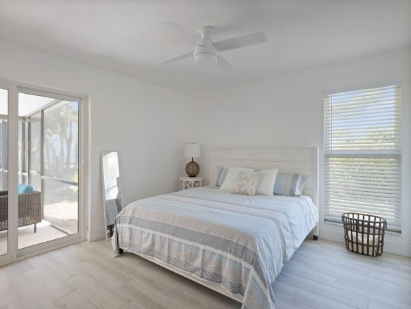 Walk to Beach Sanibel Vacation Home Sleeps Ten Guests