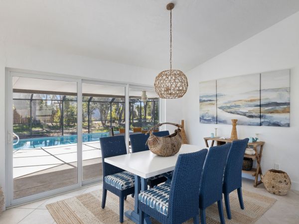 Walk to Beach Sanibel Vacation Home Sleeps Ten Guests