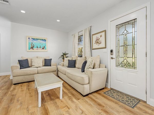 Beautiful Four Bedroom Vacation Pool Home