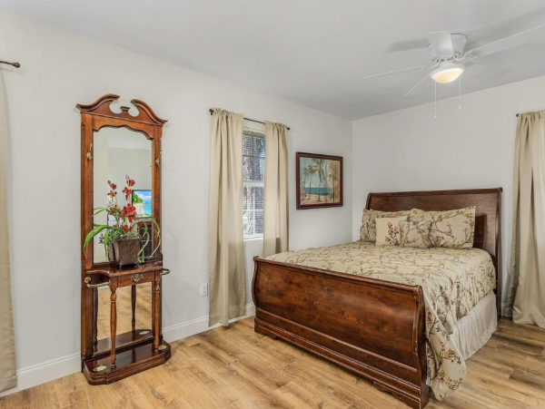Beautiful Four Bedroom Vacation Pool Home