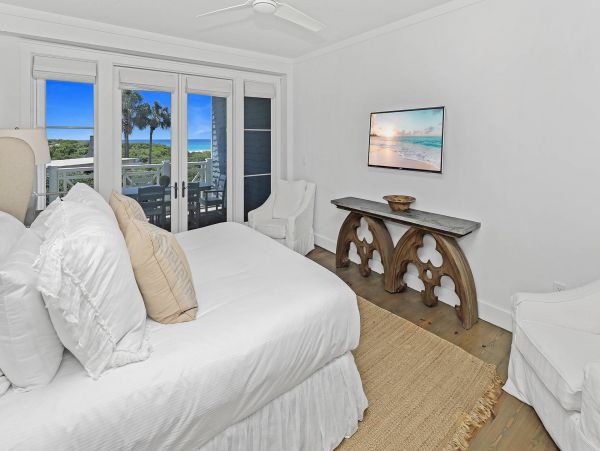Gulf-Front Vacation Condo with Great Views