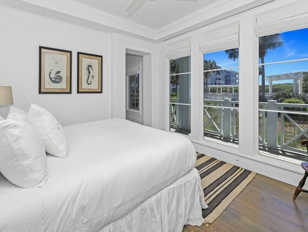 Gulf-Front Vacation Condo with Great Views