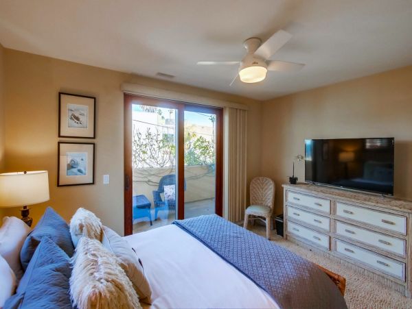 Bayfront 7 Bedroom Vacation Home