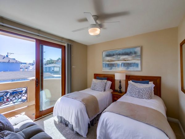 Bayfront 7 Bedroom Vacation Home