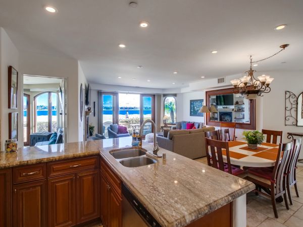Bayfront 7 Bedroom Vacation Home