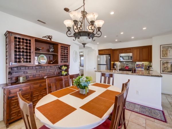 Bayfront 7 Bedroom Vacation Home