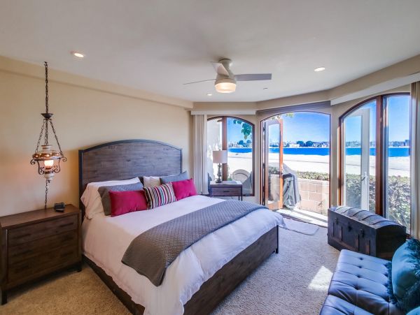 Bayfront 7 Bedroom Vacation Home