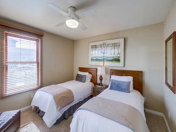 Bayfront 7 Bedroom Vacation Home