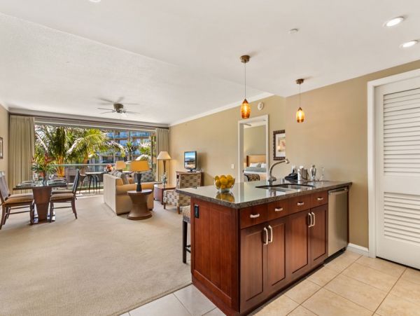 Oceanfront Elegance: 9 Bedroom Vacation Rental