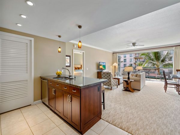 Oceanfront Elegance: 9 Bedroom Vacation Rental