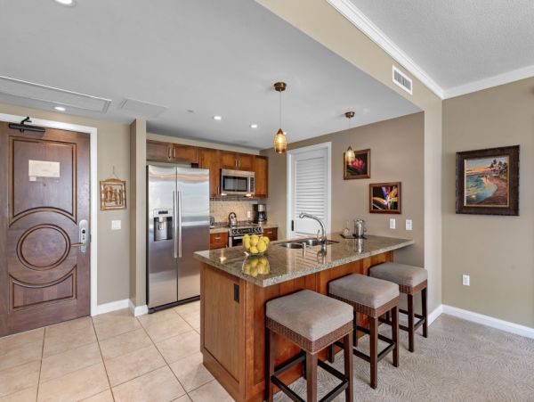 Oceanfront Elegance: 9 Bedroom Vacation Rental