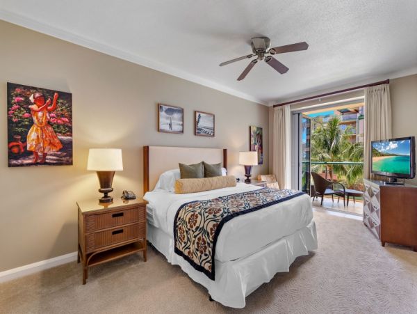 Oceanfront Elegance: 9 Bedroom Vacation Rental