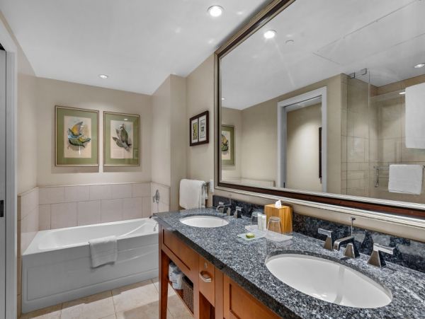 Oceanfront Elegance: 9 Bedroom Vacation Rental