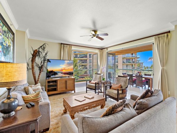 Oceanfront Elegance: 9 Bedroom Vacation Rental