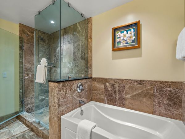Oceanfront Elegance: 9 Bedroom Vacation Rental