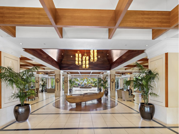 Oceanfront Elegance: 9 Bedroom Vacation Rental