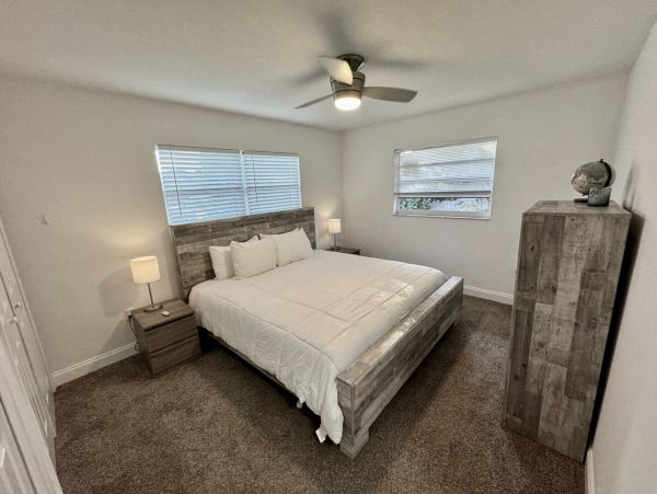 Charming Two Bedroom Duplex Close to Vanderbilt Beach