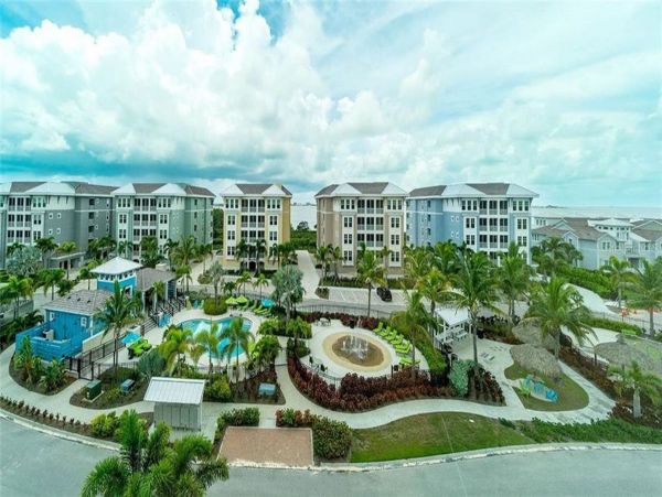 Bradenton Vacation Condo Sleeps 7 Guests