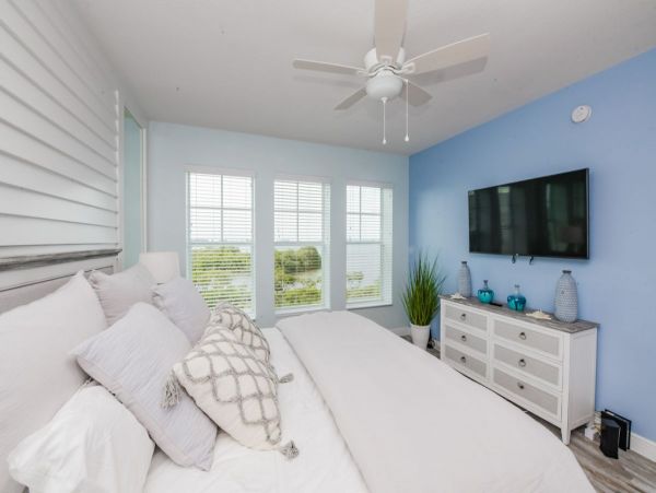 Bradenton Vacation Condo Sleeps 7 Guests