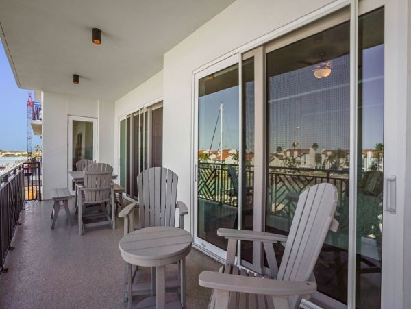 Bayfront Condo with 3 Bedrooms in Madeira Beach