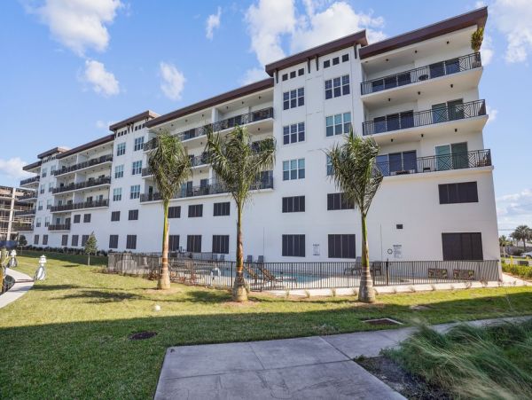 Bayfront Condo with 3 Bedrooms in Madeira Beach