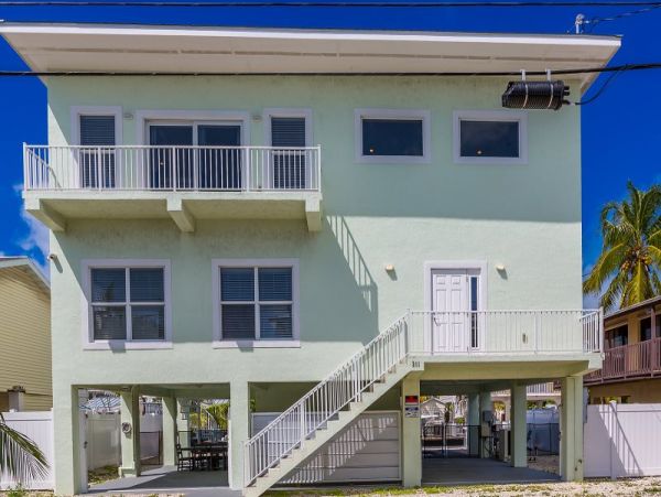 Ocean Views Marathon Vacation Home Five Bedroom