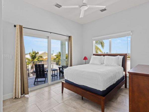 Ocean Views Marathon Vacation Home Five Bedroom