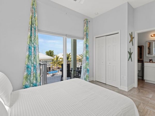 Ocean Views Marathon Vacation Home Five Bedroom