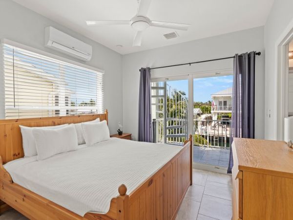 Ocean Views Marathon Vacation Home Five Bedroom