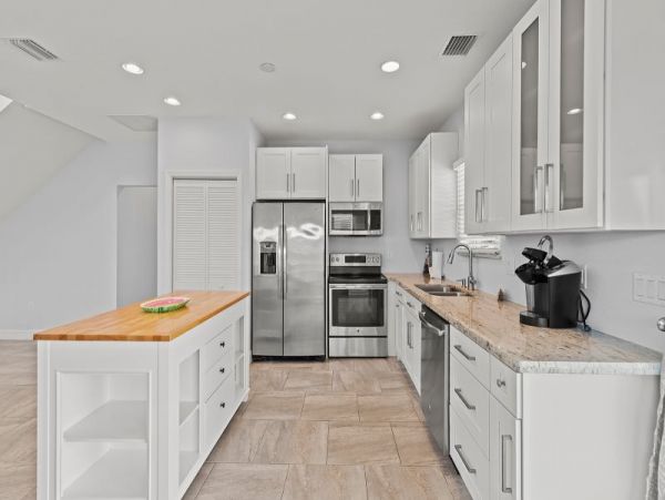 Ocean Views Marathon Vacation Home Five Bedroom