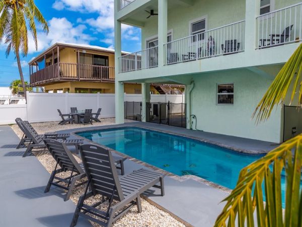 Ocean Views Marathon Vacation Home Five Bedroom