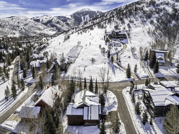 Deer Valley Vacation Home Sleeps 15 Guests