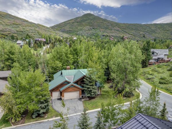 Deer Valley Vacation Home Sleeps 15 Guests