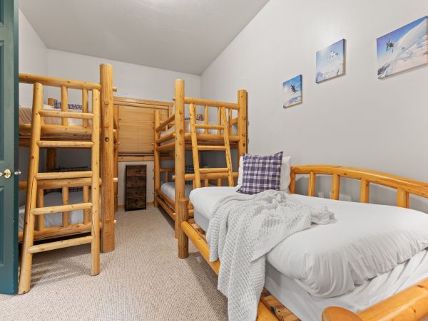 Deer Valley Vacation Home Sleeps 15 Guests